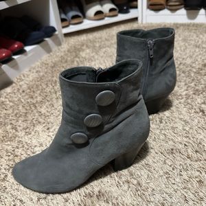 Vintage grey ankle boots with button accent